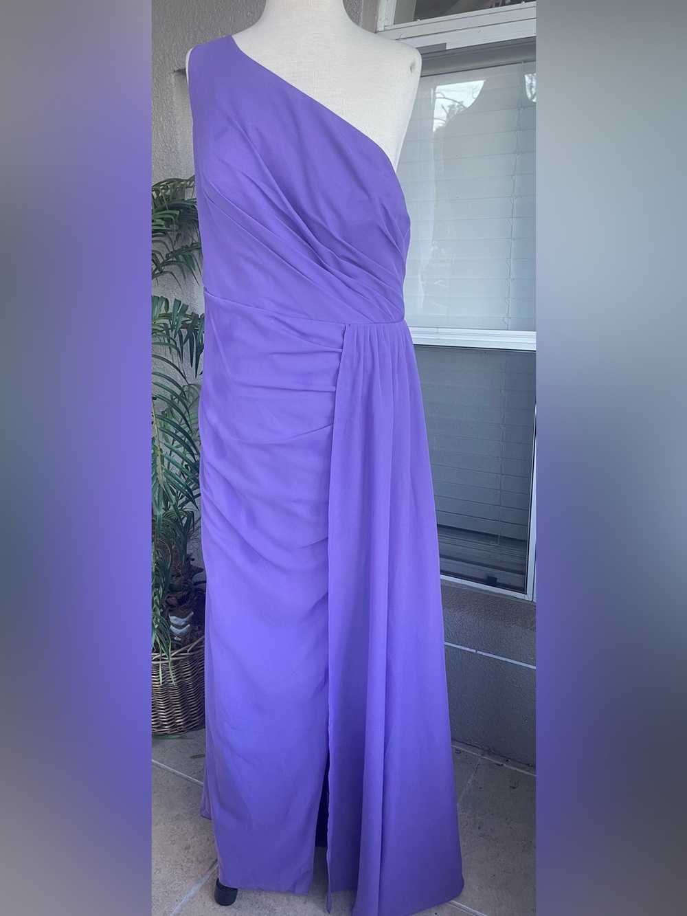 Elegant Lavender One-Shoulder Evening Dress